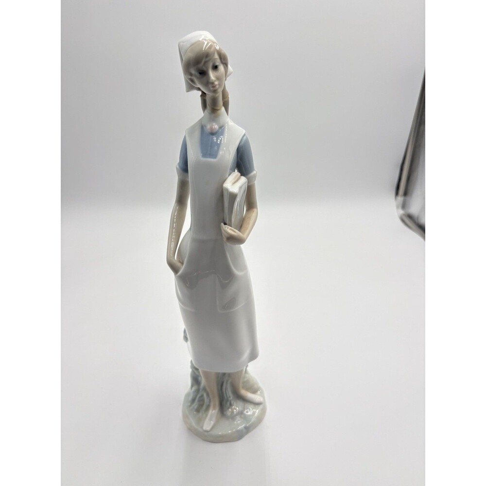Vtg LLADRO NURSE Porcelain Figurine Damaged Missing Piece Lladro Nurse